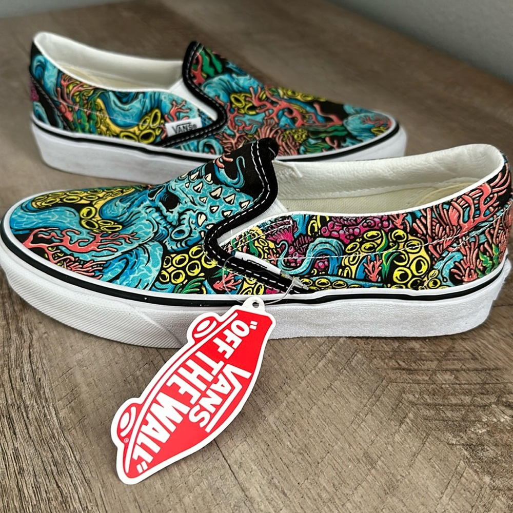 New Vans Black Underwater tags still attached